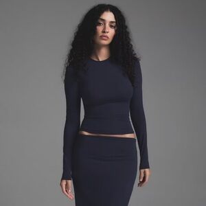 SKIMS *NWT FITS EVERYBODY LONG SLEEVE T-SHIRT | COLOR: NAVY | SIZE: M